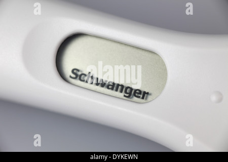 positiver Schwangerschaftstest, positive pregnancy test, positiver Schwangerschaftstest | positive pregnancy test | Stock Photo