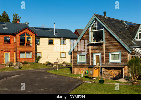 HOUSES IN THE FINDHORN FOUNDATION ECOVILLAGE MORAY SCOTLAND Stock Photo