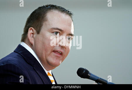 Knoxville, TN, USA. 22nd Apr, 2014. April 22, 2014: Former Southern Mississippi men's head basketball coach, Donnie Tyndall, speaks after being introduced as the new men's head basketball coach at the University of Tennessee Tuesday, April 22, 2014, in Knoxville, Tenn. Credit:  csm/Alamy Live News Stock Photo