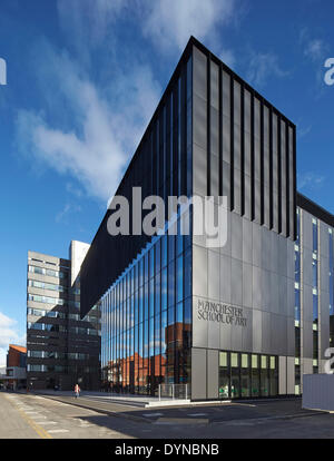 Manchester School of Art at MMU, Manchester, United Kingdom. Architect: Feilden Clegg Bradley Studios LLP, 2014. Corner elevatio Stock Photo