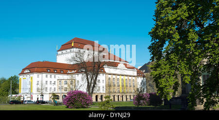 Dresden, Germany. 17th Apr, 2014. View of the theatre State Playhouse Dresden in Dresden, Germany, 17 April 2014. The State Playhouse succeded the State Theatre Dresden, which had its origin in the Royal court theatre, in 1983. Photo: Arno Burgi /ZB/dpa/Alamy Live News Stock Photo