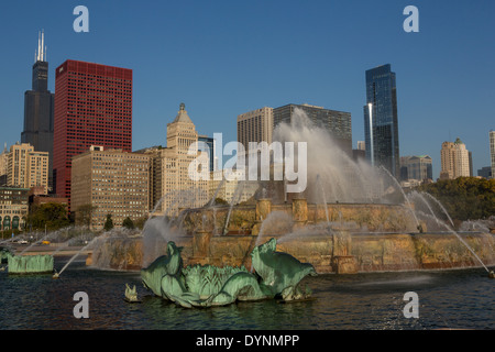 Skyline of downtown from Buckingham Fountain at Grant Park in Chicago, Illinois USA Stock Photo