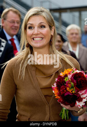 Queen Maxima at the 1000th language course for Hago Care cleaners at the Erasmus Medical Center in Rotterdam. The Queen handed out the language certificates. Photo: RPE-Albert Nieboer - - - NO WIRE SERVICE Stock Photo