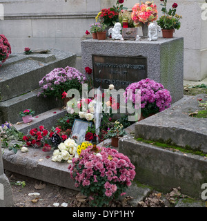 grave-of-jim-morrison-lead-