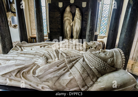 The tomb of Sir Baptist Hicks and his wife. St James church Chipping Camden Gloucestershire Stock Photo