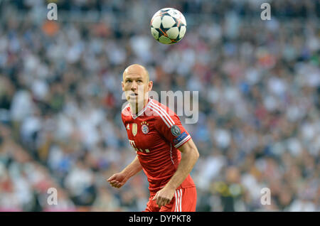 Madrid, Spain. 23rd Apr, 2014. Munich's Arjen Robben in action during the UEFA Champions League semi final first leg soccer match between Real Madrid and FC Bayern Munich at Santiago Bernabeu stadium in Madrid, Spain, on 23 April 2014. Photo: PETER KNEFFEL/dp Credit: © dpa picture alliance/Alamy Live News  Stock Photo