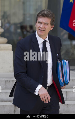 Paris, FRA. 23rd Apr, 2014. French Economy Minister Arnaud Montebourg leaves the Elysee palace on April 23, 2014, in Paris, after the weekly cabinet meeting. (Photo/Zacharie Scheurer) © Zacharie Scheurer/NurPhoto/ZUMAPRESS.com/Alamy Live News Stock Photo