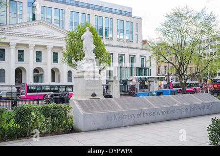 Belfast, Northern Ireland, UK. 24th April 2014. Problems have struck Ulster Bank again with reports of duplicate transactions at ATM's over the Easter holiday. Credit:  J Orr/Alamy Live News