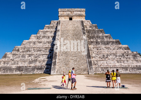 El Castillo, Chichen Itza archaeological site, Yucatan, Mexico Stock Photo