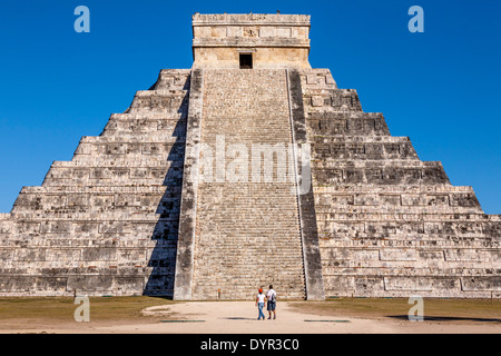 El Castillo, Chichen Itza archaeological site, Yucatan, Mexico Stock Photo