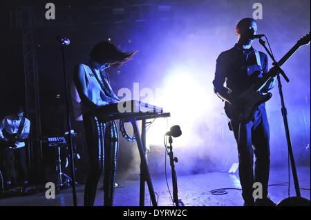 Austin, Texas, USA. 22nd Apr, 2014. Sarah Barthel (L) and Josh Carter (R) of the duo Phantogram perform in concert at Stubb's on April 22, 2014 in Austin, Texas. © Manuel Nauta/NurPhoto/ZUMAPRESS.com/Alamy Live News Stock Photo