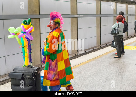 Los Angeles California,LA County Metro Rail,Red Line,rail,subway,train,mass transit,public transportation,Hollywood Highland,station,platform,commuter Stock Photo