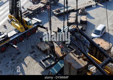 Berlin, Germany, port workers in Berlin West Harbour Stock Photo