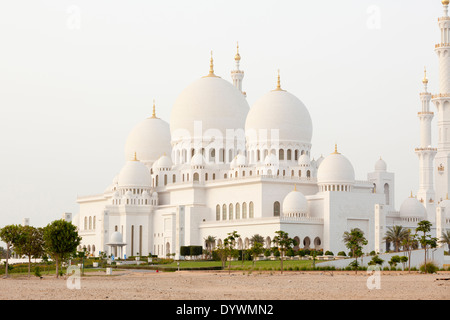 The Sheikh Zayed Grand Mosque in Abu Dhabi is the third largest mosque in the world, and the largest mosque in the UAE. Stock Photo