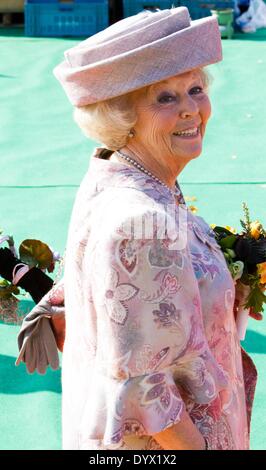 De Rijp, The Netherlands . 26th Apr, 2014. Princess Beatrix attends the King's Day (Koningsdag) celebrations in Amstelveen, 26 April 2014. The Dutch Royal family celebrates the birthday of the King on 27 April at King' s Day.  Credit:  dpa picture alliance/Alamy Live News Stock Photo