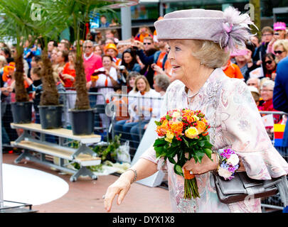 De Rijp, The Netherlands . 26th Apr, 2014. Princess Beatrix attends the King's Day (Koningsdag) celebrations in Amstelveen, 26 April 2014. The Dutch Royal family celebrates the birthday of the King on 27 April at King' s Day.  Credit:  dpa picture alliance/Alamy Live News Stock Photo