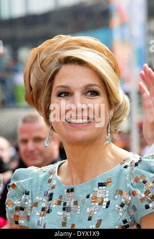 De Rijp, The Netherlands . 26th Apr, 2014. Dutch Queen Maxima attends the King's Day (Koningsdag) celebrations in Amstelveen, 26 April 2014. The Dutch Royal family celebrates the birthday of the King on 27 April at King' s Day.  Credit:  dpa picture alliance/Alamy Live News Stock Photo