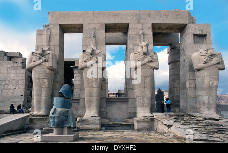 Ramesseum : the funeral temple of pharaoh Ramses II the Great(1303-1213 b.C. XIX dyn.). Stock Photo