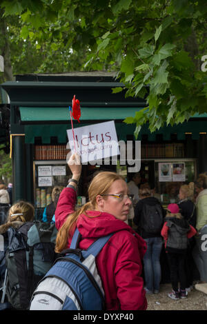 Vatican City, Rome, Italy. 27th Apr, 2014. Pilgrims and curious invading Rome. Stock Photo