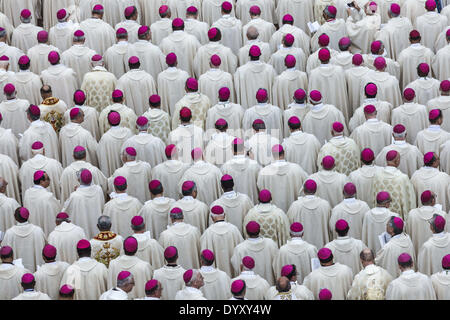 Vatican City, Vatican. 27th Apr, 2014. Vatican City, Vatican ''“ April 27, 2014: Prelates attends historic double canonization as Saints of Blessed Pope John Paul II and Pope John XXIII in St. Peter's Square at the Vatican on Sunday, April 27, 2014. Pope Francis held a historic solemn liturgical rite in St. Peter's Square in Vatican City to celebrate the canonization as Saints of Blessed Pope John Paul II and Pope John XXIII before more than a million faithful from all around the world. Credit:  Giuseppe Ciccia/NurPhoto/ZUMAPRESS.com/Alamy Live News Stock Photo