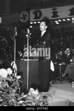 Joseph Goebbels In The Berlin Sportpalast 1933 Stock Photo Alamy
