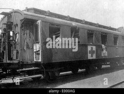 Demolished medical train, 1918 Stock Photo