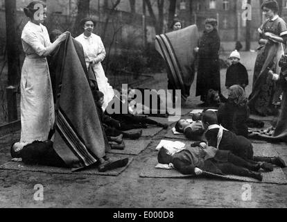 War kindergarten in Berlin, 1914 Stock Photo