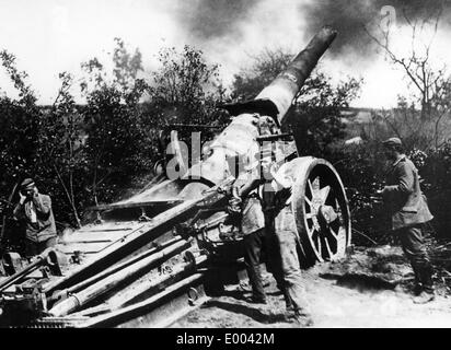 German artillery soldiers at The Battle of Verdun, 1916 Stock Photo