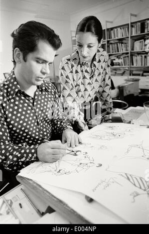 Karl Lagerfeld at work at Maison Chloe, 1972 Stock Photo - Alamy