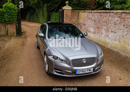 Jaguar XJ Portfolio 3.0 litre V6 in elegant surroundings Stock Photo