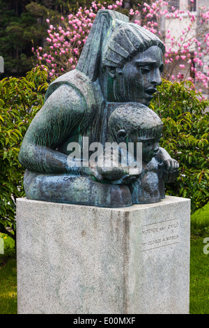 Bronze Sculpture, Mother Holding Her Child In The Air Triumphantly ...