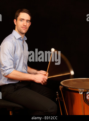 timpani roll drum roll timp roll kettledrum kettledrums Stock Photo - Alamy