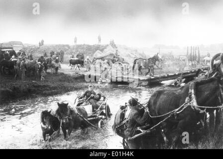 German refugees from East Prussia with horse cart, 1945 Stock Photo