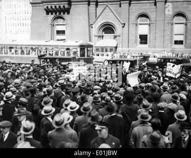 Global economic crisis: Unemployed demonstrators in Philadelphia, 1930 Stock Photo