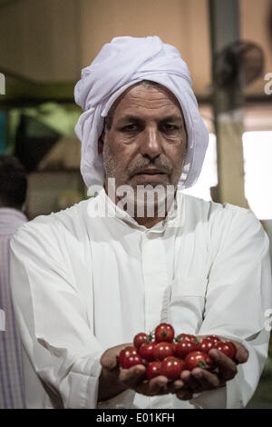 Bahrain. 28th Apr, 2014. Pictures showing an old market for fish, vegetables and fruits in the capital Manama, Bahrain constituted of 33 islands in the Persian Gulf on April 28, 2014. (Photo by Ahmed AlFardan/NurPhoto) © Ahmed Alfardan/NurPhoto/ZUMAPRESS.com/Alamy Live News Stock Photo