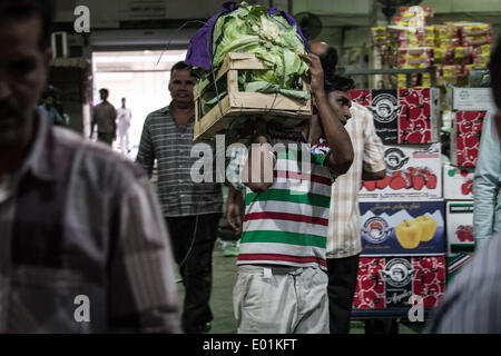 Bahrain. 28th Apr, 2014. Pictures showing an old market for fish, vegetables and fruits in the capital Manama, Bahrain constituted of 33 islands in the Persian Gulf on April 28, 2014. (Photo by Ahmed AlFardan/NurPhoto) © Ahmed Alfardan/NurPhoto/ZUMAPRESS.com/Alamy Live News Stock Photo