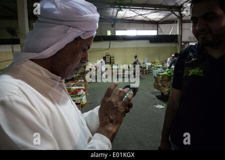 Bahrain. 28th Apr, 2014. Pictures showing an old market for fish, vegetables and fruits in the capital Manama, Bahrain constituted of 33 islands in the Persian Gulf on April 28, 2014. (Photo by Ahmed AlFardan/NurPhoto) © Ahmed Alfardan/NurPhoto/ZUMAPRESS.com/Alamy Live News Stock Photo