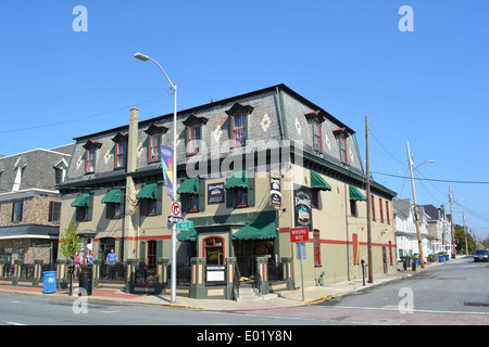 Building on Main Street, Newark, Delaware near the University of Delaware. Now a bar called Klondike Katie's. This is the Exchan Stock Photo