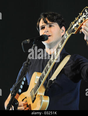 Austin, Texas, USA. 25th Apr, 2014. Ezra Koenig of the band Vampire Weekend performs in concert at Stubb's on April 25, 2014 in Austin, Texas. © Manuel Nauta/NurPhoto/ZUMAPRESS.com/Alamy Live News Stock Photo