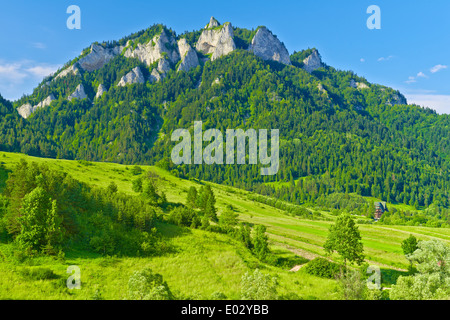 The Three Crowns massif in The Pieniny Mountains range. Spring landscape by the nature reserve. Stock Photo