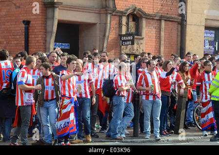 Clapham Junction, London, UK, 30 April 2014, Atletico  Madrid fans warm up at The Grand with a beer and song before their team plays Chelsea in the Super Cup. Altetico won 4-1 knocking Chelsea out of the tournament. Credit:  JOHNNY ARMSTEAD/Alamy Live News Stock Photo