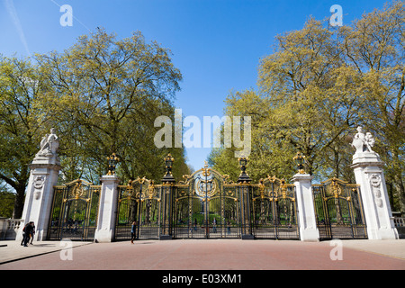 Canada Gate entrance to Green park London. Stock Photo