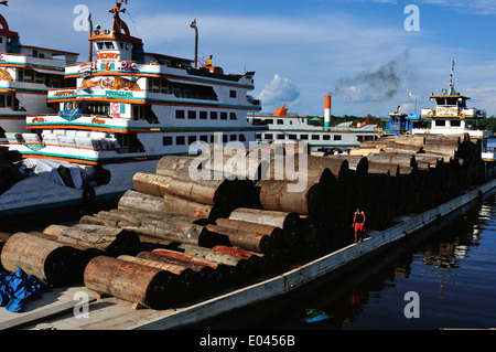 Wood transport - Port of Punchana in IQUITOS . Department of Loreto .PERU Stock Photo