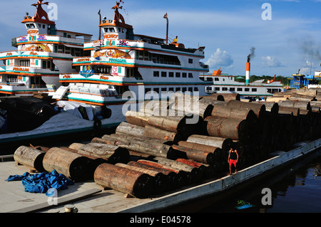 Wood transport - Port of Punchana in IQUITOS . Department of Loreto .PERU Stock Photo