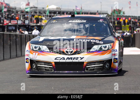 Talladega, Alabama, USA. 2nd May, 2014. Talladega, AL - May 02, 2014: Denny Hamlin (11) gets ready to practice for the ''Aaron's 499'' at Talladega Superspeedway in Talladega, AL. Credit:  csm/Alamy Live News Stock Photo