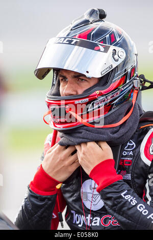 Talladega, Alabama, USA. 2nd May, 2014. Talladega, Alabama - May 02, 2014: Darrell Wallace Jr (20) prepares to qualify for the Aaron's 312 at Talladega Superspeedway in Talladega, Alabama. © csm/Alamy Live News Stock Photo