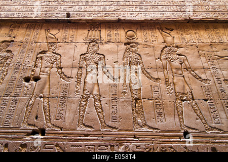 Africa, egypt, Edfu, Horus temple. Imposing building from the Ptolemaeerzeit., Afrika, ƒgypten, Horus-Tempel.Imposantes Bauwerk Stock Photo