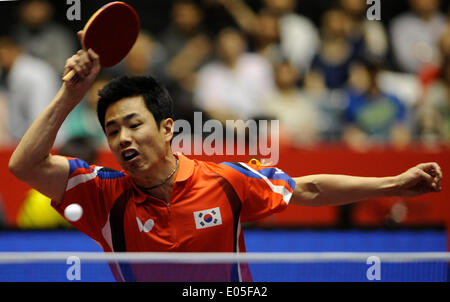 Tokyo, Japan. 3rd May, 2014. Joo Saehyuk of South Korea plays against Chen Chien-An of Chinese Taipei during the men's team quarterfinal match in Zen Noh 2014 World Table Tennis Championships in Tokyo, Japan, May 3, 2014. South Korea lost 2-3. © Stringer/Xinhua/Alamy Live News Stock Photo