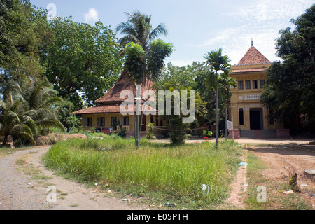 The abandoned Hotel Renakse stands in the morning sunlight at in Phnom Penh, Cambodia. Stock Photo