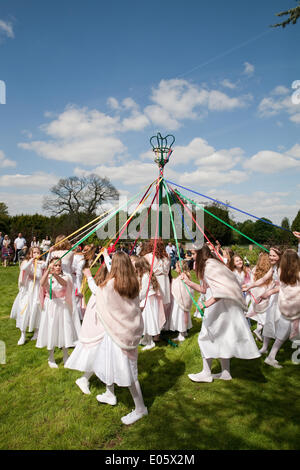 Orpington, Kent, UK. 3rd May 2014.  Maypole dancing during the May Queen celebrations which took place in Priory Gardens Orpington Credit:  Keith Larby/Alamy Live News Stock Photo